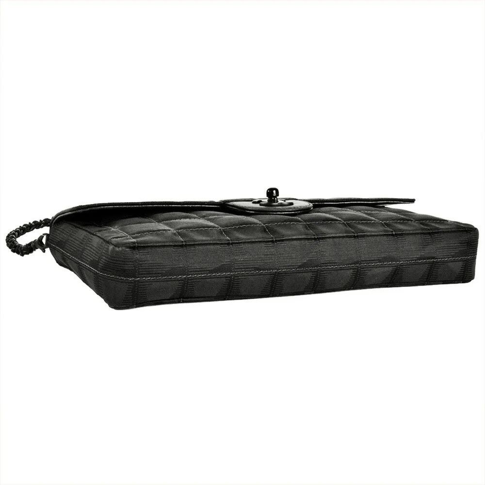 CHANEL Black Shoulder Bag